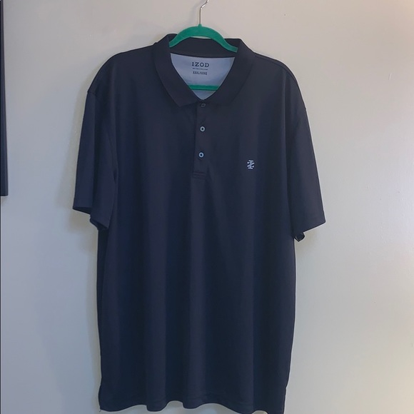 A black short sleeve dress shirt - Picture 1 of 4